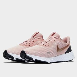 Nike Revolution 5 Running Shoe